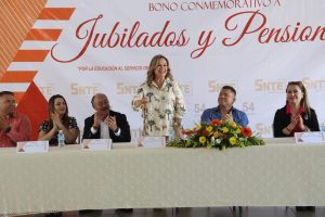ENTREGA DEL BONO CONMEMORATIVO EN EL 65° ANIVERSARIO DE LA SECCIÓN 54 DEL SNTE