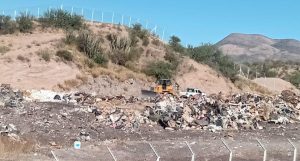 MINA SANTA ELENA CONTRIBUYE AL MANTENIMIENTO DEL VERTEDERO MUNICIPAL
