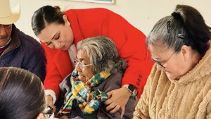 COMPARTIENDO UN MOMENTO DE CHARLA Y DIVERSIÓN CON LAS Y LOS ADULTOS MAYORES