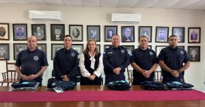 ENTREGA DE UNIFORMES AL CUERPO DE SEGURIDAD PÚBLICA DEL MUNICIPIO